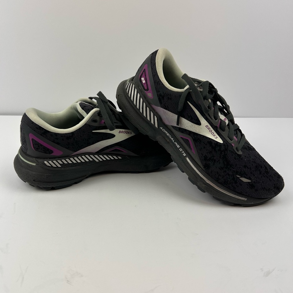 Brooks Adrenaline CTS 23 Size 7 Women's Black and Purple Running Shoes